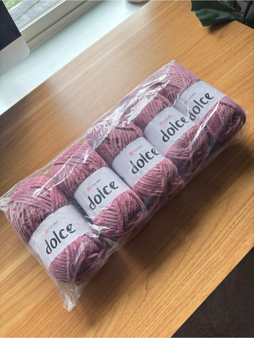 Dolce Yarn- Color 751 - Picture 2 of 4
